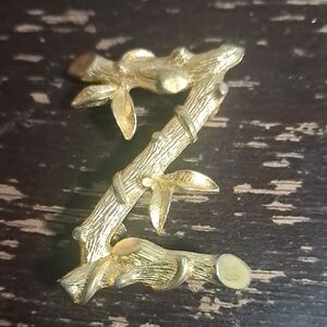 Sarah Coventry Gold Leaf Brooch